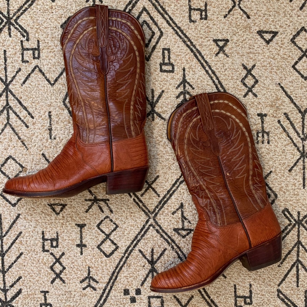 VINTAGE LUCCHESE COW GIRL BOOTS